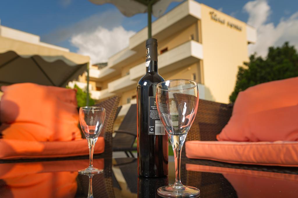 Hotel Fotini カラマタ エクステリア 写真