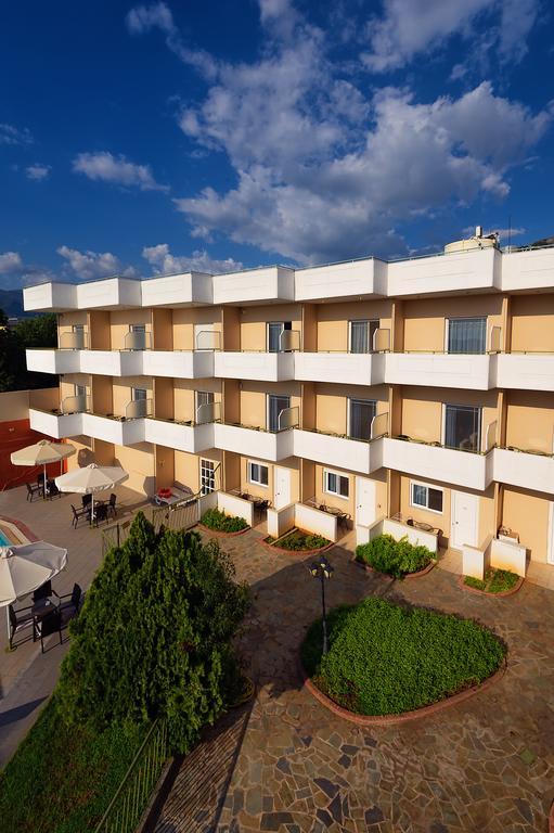 Hotel Fotini カラマタ エクステリア 写真
