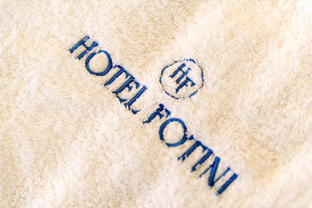 Hotel Fotini カラマタ 部屋 写真